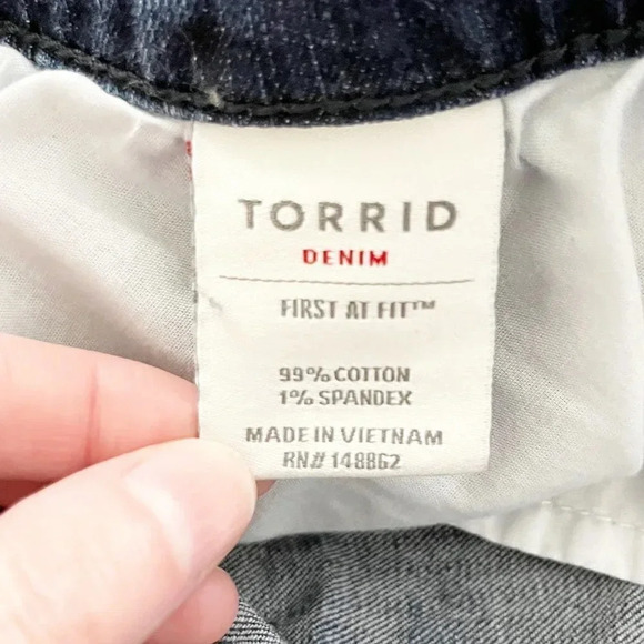 Torrid High Rise Cut Off Jean Shorts Women's Plus Size 22 - Picture 4 of 6